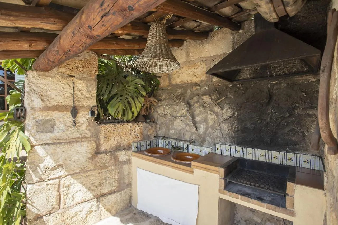 Caimaris House Villa 0*, Caimari İspanya